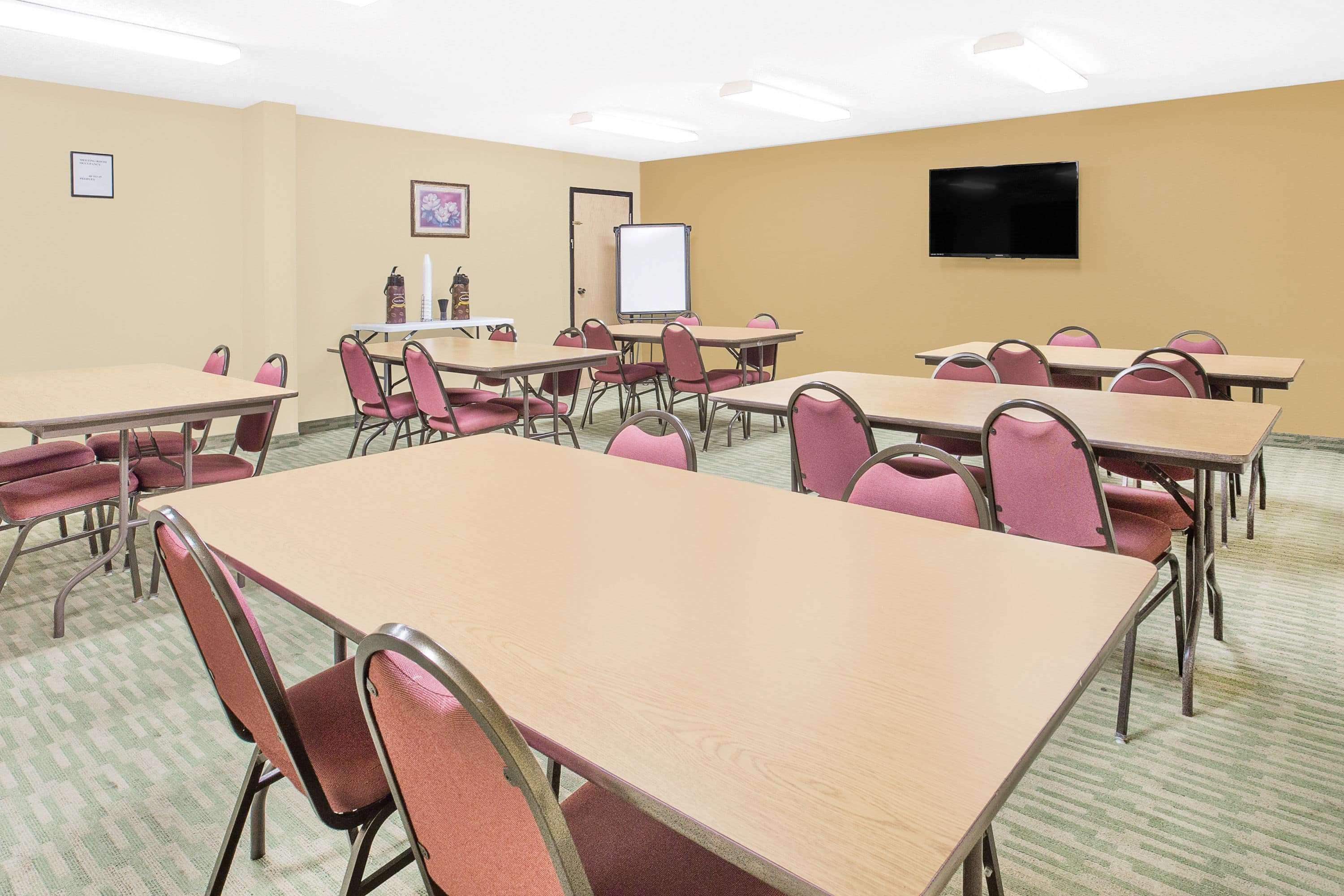מלון Super 8 By Wyndham Nixa/Springfield Area מראה חיצוני תמונה