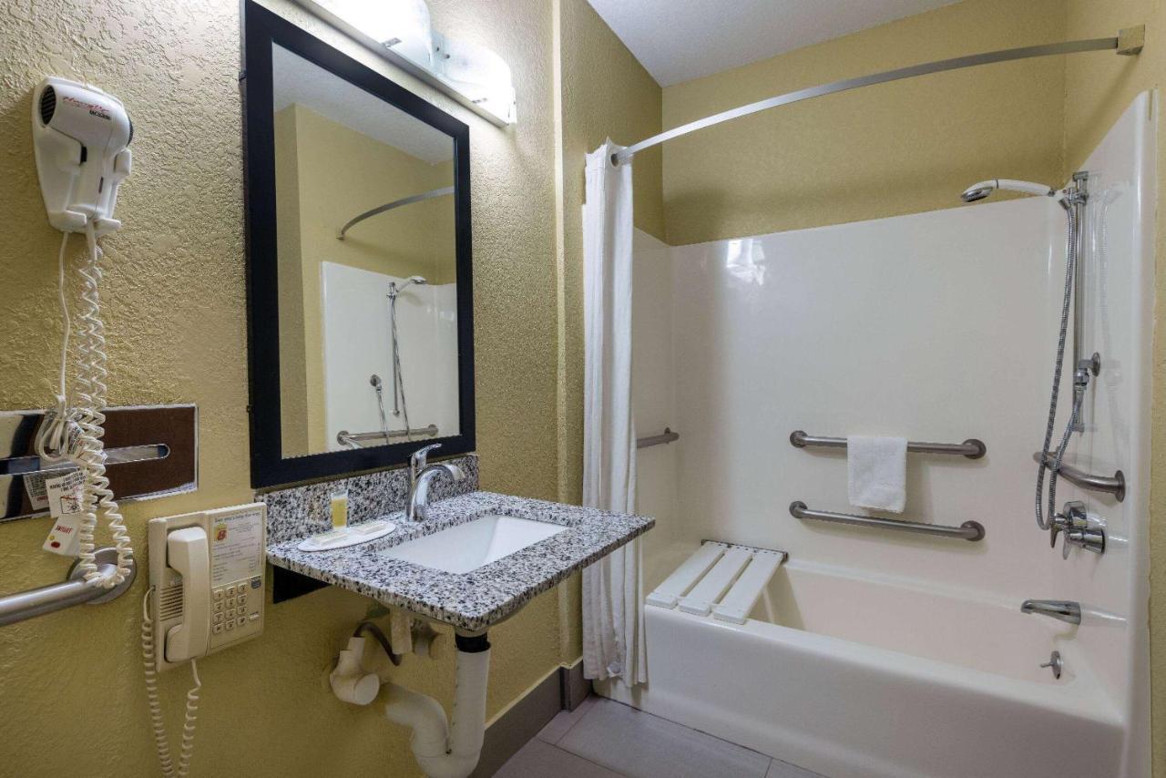 מלון Super 8 By Wyndham Nixa/Springfield Area מראה חיצוני תמונה
