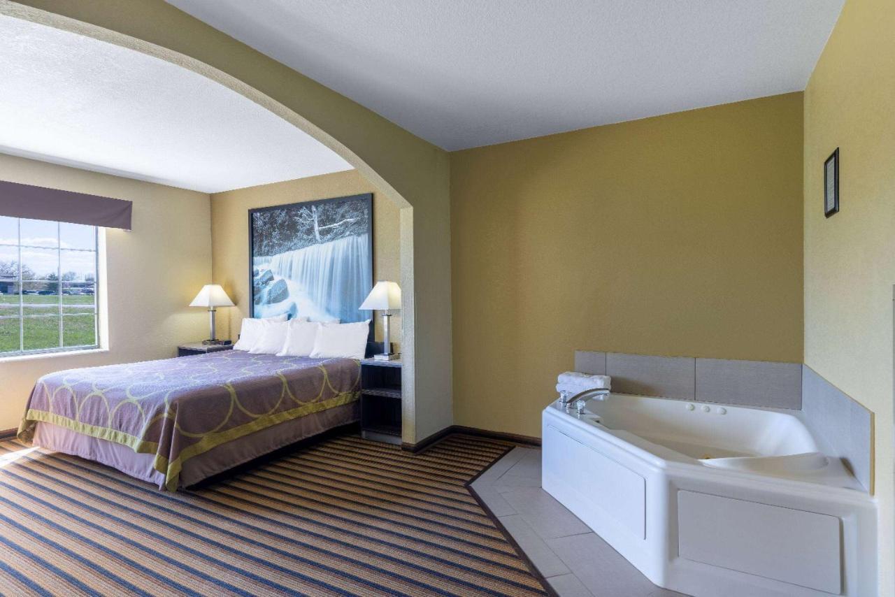 מלון Super 8 By Wyndham Nixa/Springfield Area מראה חיצוני תמונה