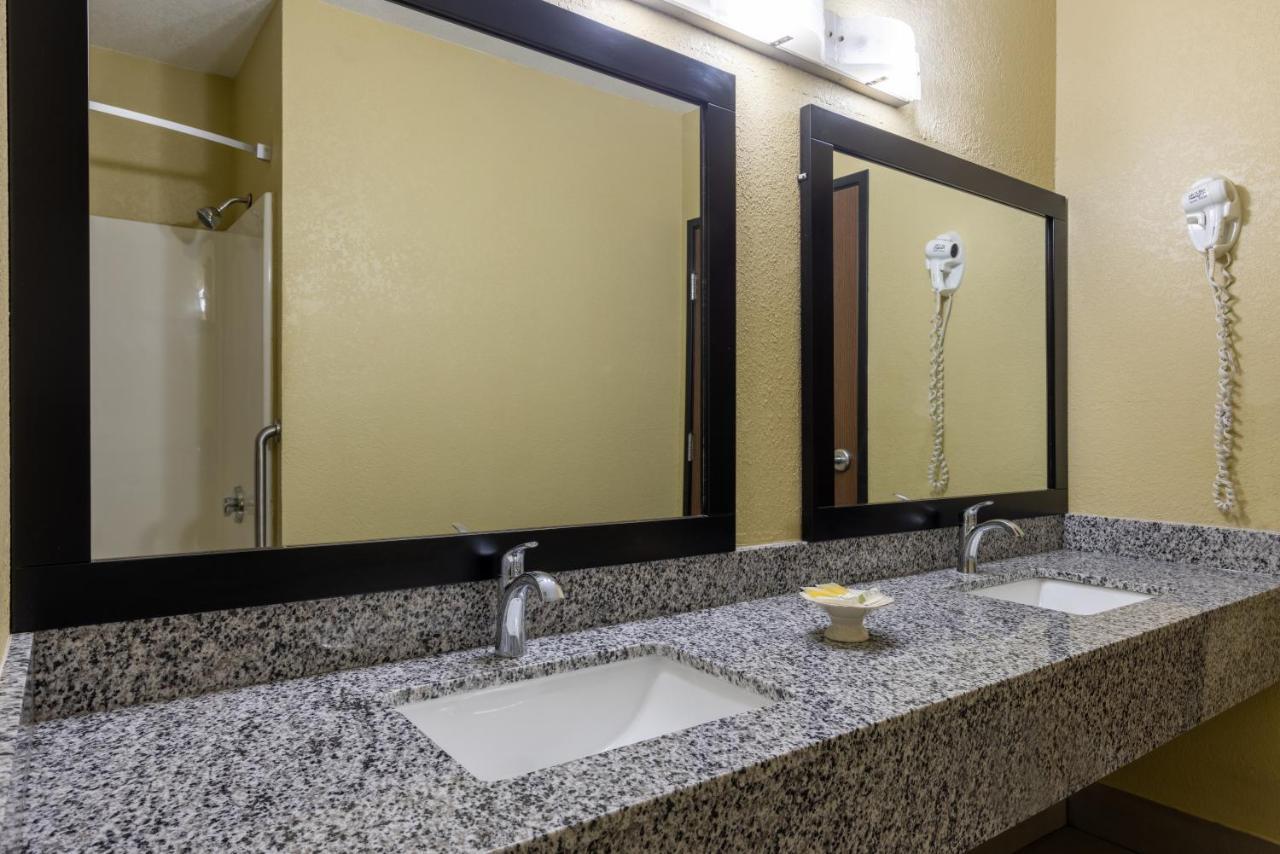 מלון Super 8 By Wyndham Nixa/Springfield Area מראה חיצוני תמונה