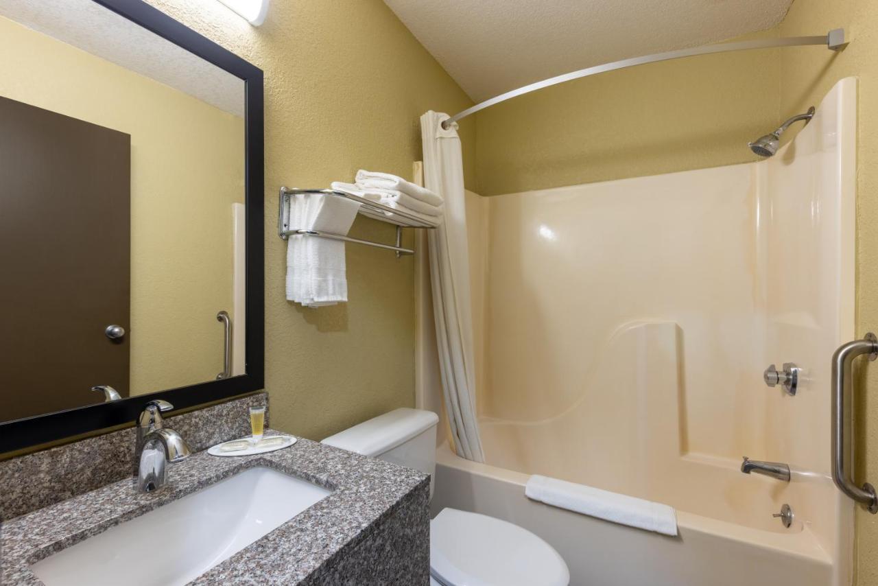 מלון Super 8 By Wyndham Nixa/Springfield Area מראה חיצוני תמונה