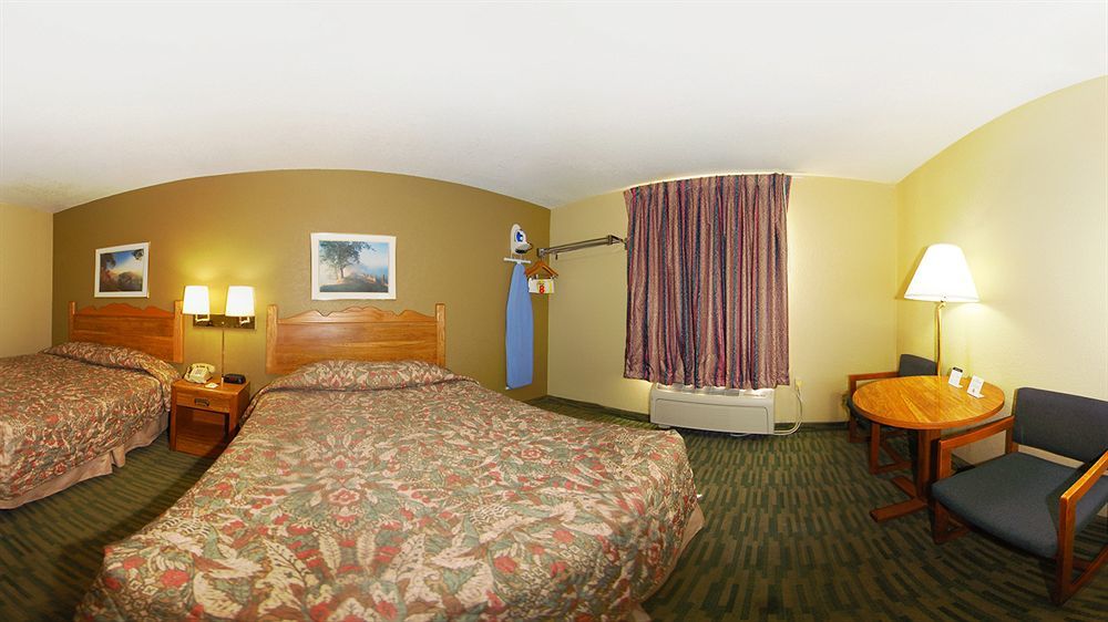 מלון Super 8 By Wyndham Nixa/Springfield Area מראה חיצוני תמונה